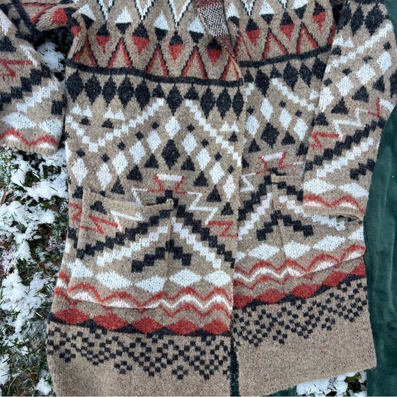 Cardigan - Picture 5 of 10